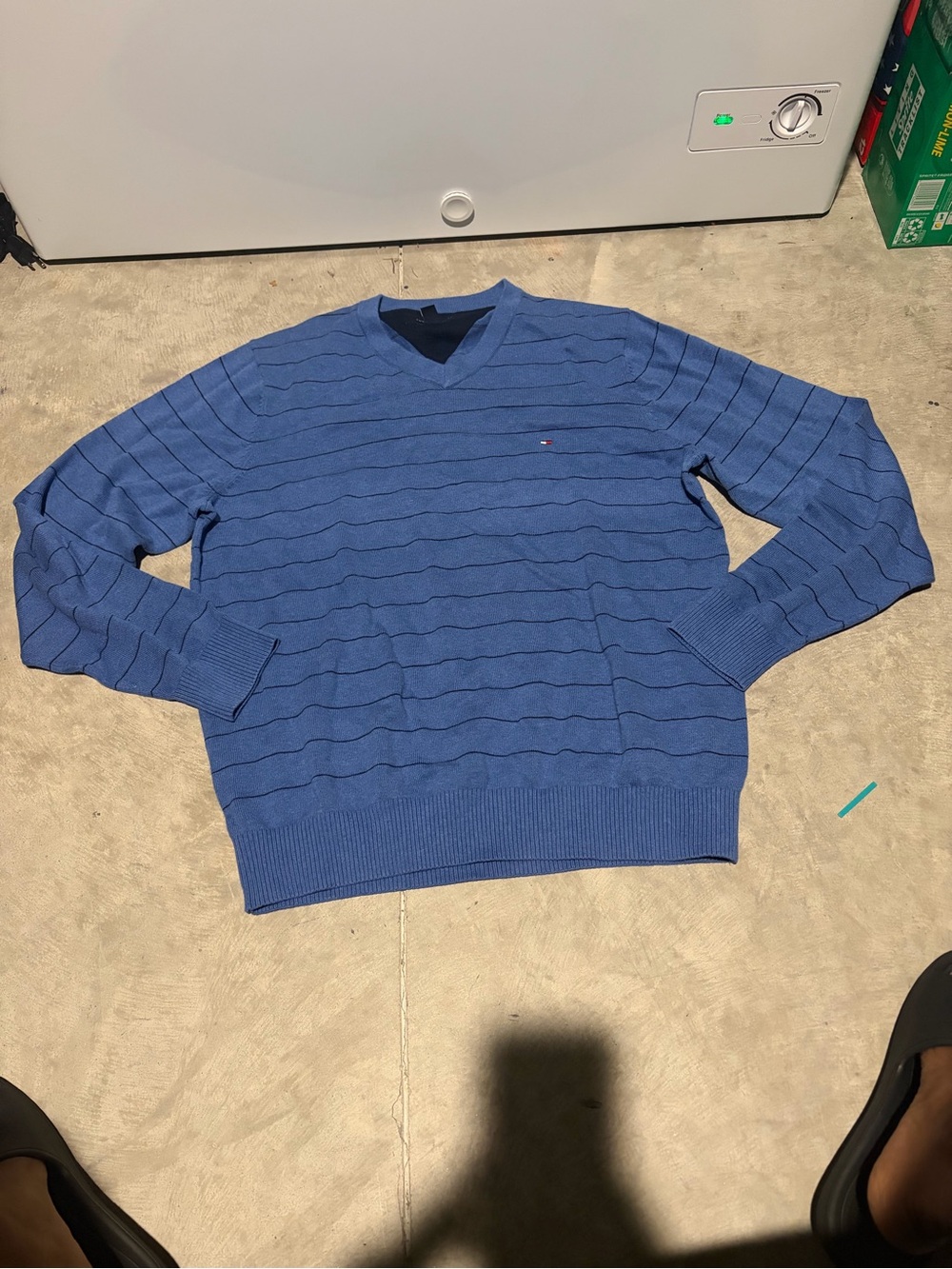 Tommy Hilfiger Men's Blue V-Neck Ribbed Knit Sweater
